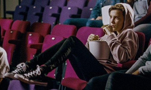 Converse 携手 Millie Bobby Brown 带来《Chucks on Film》广告短片